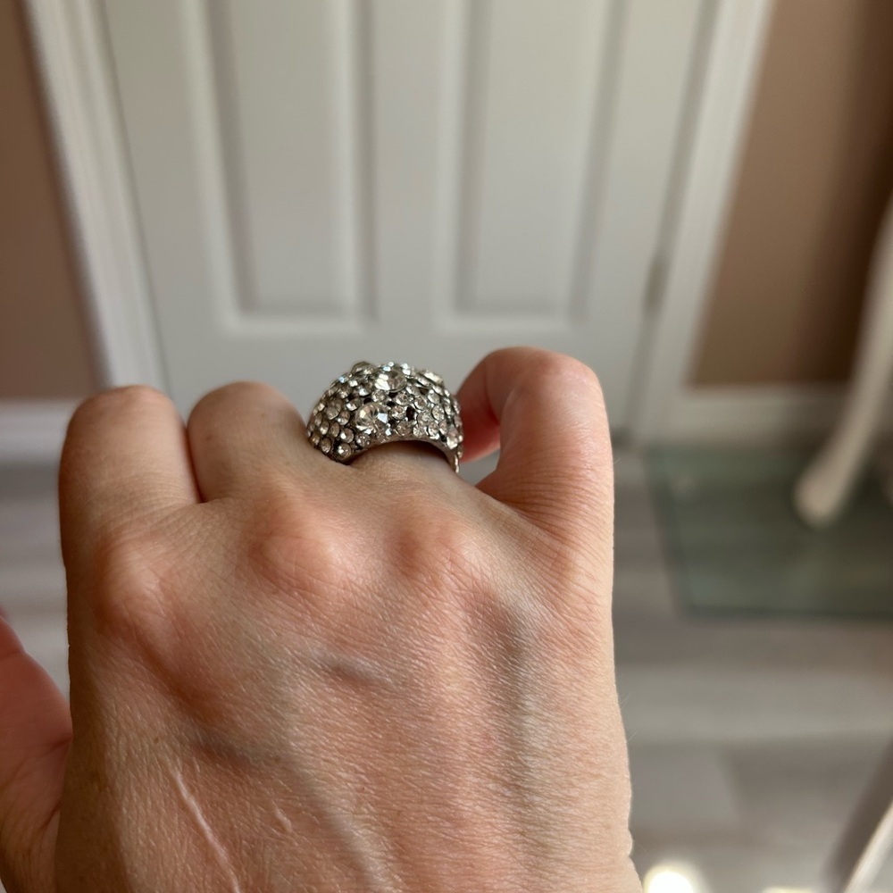 4/$50 Cluster dome statement silver band woman ring size 6 1/2 💚 - Picture 4 of 8